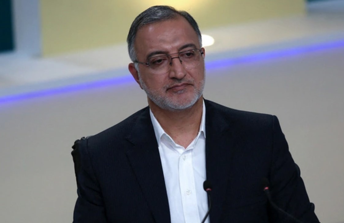 iranda-prezidentliye-namizedlerden-biri-geri-cekildi-muhafizekarlara-ses-vermeye-cagirdi